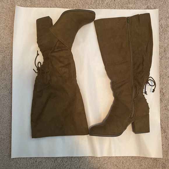 KNEE-HIGH BOOTS IN X-WIDE CALF - Picture 6 of 10